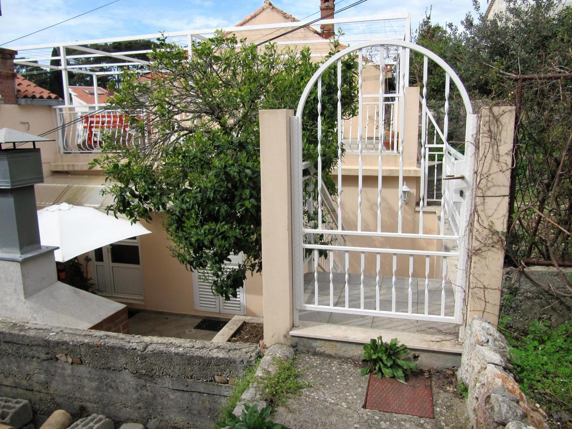 & Saint John Apartment